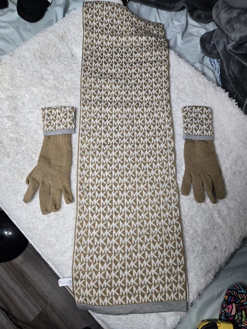 Michael Kors Scarf And Gloves Set NWT